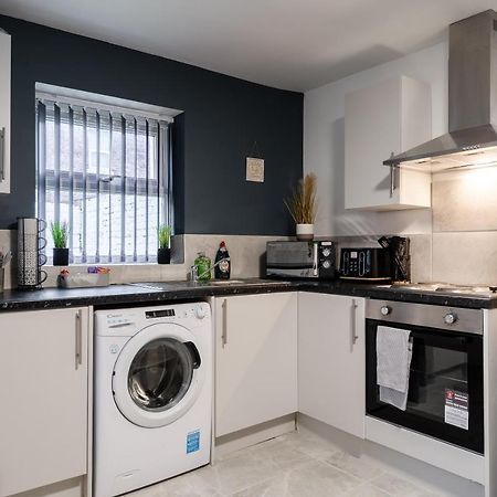 Immaculate 4 Bed In Liverpool By Hinkley Homes Short Lets & Serviced Accommodation Экстерьер фото