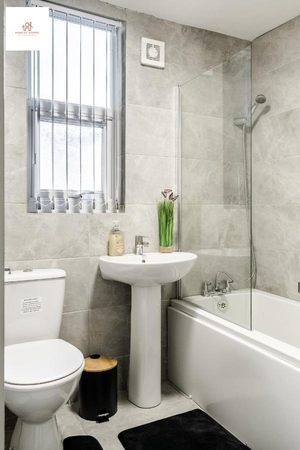 Immaculate 4 Bed In Liverpool By Hinkley Homes Short Lets & Serviced Accommodation Экстерьер фото