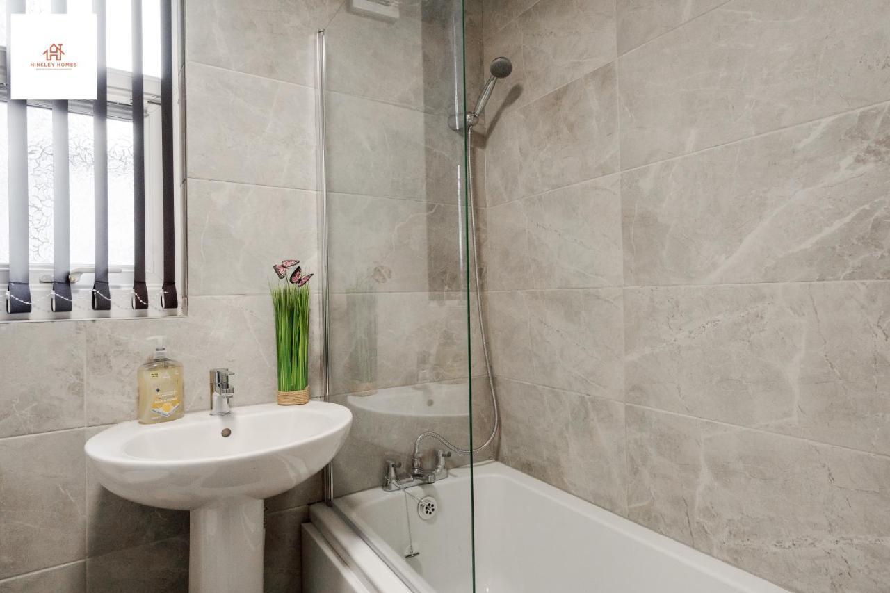 Immaculate 4 Bed In Liverpool By Hinkley Homes Short Lets & Serviced Accommodation Экстерьер фото
