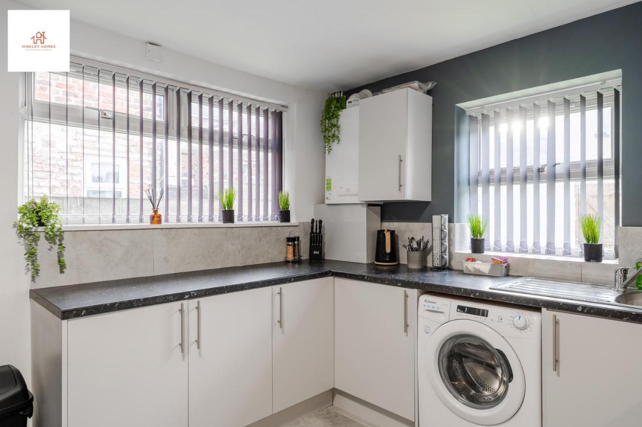 Immaculate 4 Bed In Liverpool By Hinkley Homes Short Lets & Serviced Accommodation Экстерьер фото